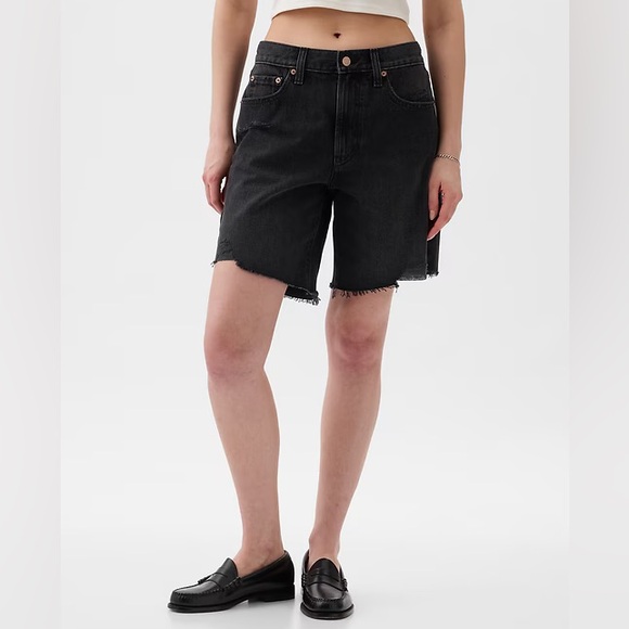 Free People We The Free Black Distressed Mid Rise Denim Bermuda Shorts Size 25 - Picture 1 of 7